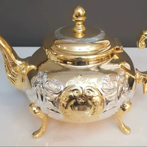 Venta al por mayor de latón dorado y plateado de 2 tonos tetera de metal marroquí tetera de alta calidad - Product Image 1