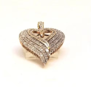 Colgante de corazón con diamantes de moissanita VVS, colgante de dos tonos estilo hip hop, colgante de plata 925 con incrustaciones de diamantes, colgante de corazón abierto grande para ella. - Product Image 3