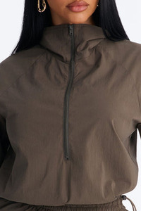 Conjunto Deportivo Premium para Mujer, Chaqueta Cortavientos y Pantalones Cortos, Ligero, 2 Piezas, Ropa Deportiva para Correr, Gimnasio y Fitness - Product Image 3