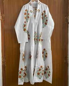 Vestido maxi bohemio de algodón con estampado a mano, para mujer, de verano, con mangas abullonadas, cuello en V, estampado floral, cintura natural. - Product Image 4