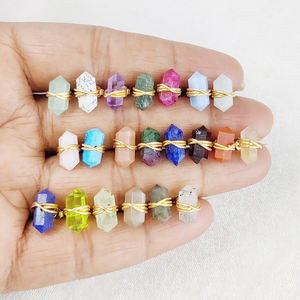 Boucles d'oreilles clous en argent 925 plaqué or avec pierre de lune – Petits clous en pierre gemme à double terminaison enroulés sur fil, vente en gros - Product Image 4