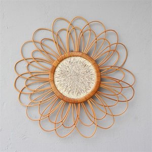 Decoración de pared hecha a mano con ratán, arte wabi sabi, mosaico de caña premium, colgante de pared con madreperla - Product Image 1