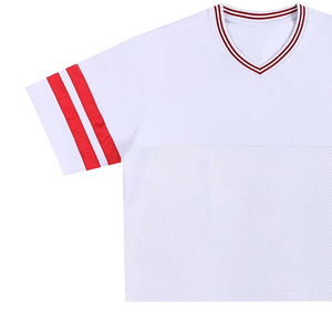 T-shirt sportif en maille coupe classique personnalisé pour homme, respirant, écologique, 100 % polyester, couleur unie, usine de vêtements OEM Pakistan - Product Image 4