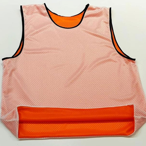 Gilet d'entraînement réversible en mesh blanc et orange, respirant, pour la pratique sportive - Product Image 5