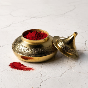 Caja de Sindoor de Latón para Pooja, Caja de Sindoor Religiosa Hindú, Caja Decorativa de Latón Hecha a Mano, Accesorio para Pooja, Templo Indio, Mandir para el Hogar - Product Image 3