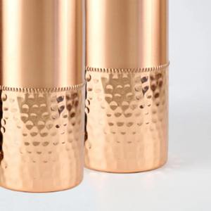 Hydratation pure dans une bouteille d'eau en cuivre intemporelle pour un bien-être naturel, une vie durable et des rituels d'hydratation saine au quotidien - Product Image 2