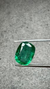 Gulrez Gems 6.73 Carats Pierre précieuse naturelle de tsavorite de mine zambienne, taille coussin, couleur pastèque, grenat vert, IGI - Product Image 2