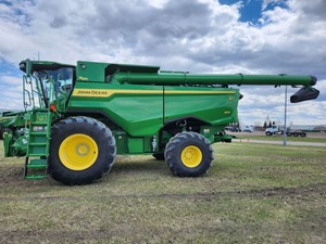 Moissonneuse-batteuse robuste 2025 S7 800 Z232608 Haute Performance pour Approvisionnement en Vrac - Product Image 2