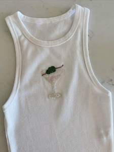 Top de Tirantes con Bordado de Moda y Cuentas, con Delicados Diseños Florales y Artesanía Decorativa de Primera Calidad - Product Image 3