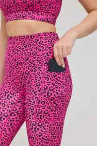 Custom Wholesale Seamless Adult Size Sublimated Printing Womens Yoga Set Sports Bra & Leggings Workout Clothes - Product Image 4