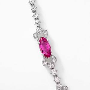 Collier moderne en or blanc 14 carats avec filigrane ouvert, diamant de laboratoire taille marquise 4,00 ct, certifié IGI, plaqué argent, élégant et luxueux - Product Image 3