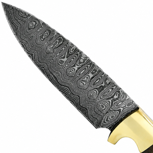 Cuchillo de caza para exteriores con patrón Damasco, hoja negra plateada, mango de madera marrón claro, guardacuchillo dorado y empuñadura remachada para camping - Product Image 3
