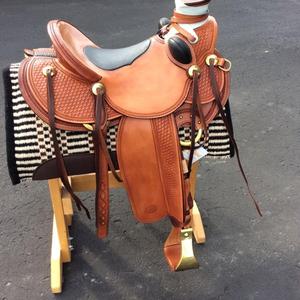 Silla de montar inglesa de cuero natural hecha a mano, resistente al agua, de alta calidad, precio al por mayor. - Product Image 1