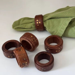 Anillo para Servilletas de Madera Minimalista que Combina una Forma Sencilla con la Funcionalidad y el Estilo Prácticos para la Mesa de Comedor - Product Image 1
