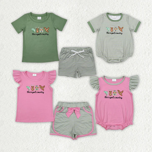 Tenue de chasse pour bébé avec broderie « Sister Brother » : « This is God's Country » - Product Image 1