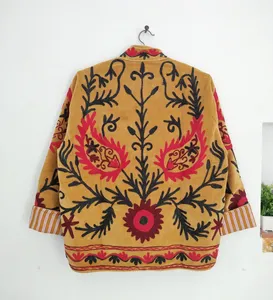 Veste Bohème en Velours Moutarde avec Broderie Suzani et Motif Floral Rouge – Vêtement d'extérieur Décontracté pour Femme, Style Art Populaire - Product Image 4