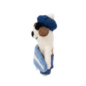 El Mejor Adorno de Perro Surfista de Fieltro Ecológico del Himalaya, Sombrero Azul, Cuerpo Blanco, Hecho a Mano, 100% Lana Certificada, Animal Pequeño de Navidad - Product Image 3