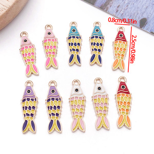 Colgante de aleación de zinc con forma de pez <span class=keywords><strong>Koi</strong></span> esmaltado, 8x26mm, tono dorado, con 1 bucle, para pendientes colgantes de playa - Product Image 3