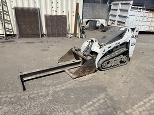 Minicargadora MT52 2013 con Cabina Cerrada, Máquina de Construcción de Alto Rendimiento - Product Image 5
