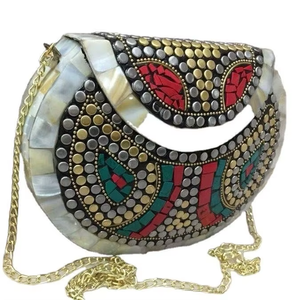 Sac bandoulière de luxe en métal, style bohème classique, imperméable, type pochette messager - Product Image 4