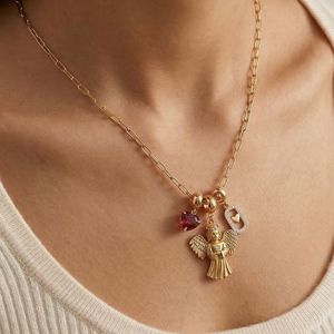 Collier avec pendentif ailes d'ange en laiton doré, bijoux tendance pour femmes - Product Image 4