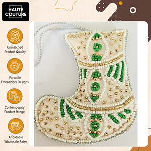 Ornements festifs suspendus en forme de chaussette, brodés à la main, rembourrés/perles, 11 cm de large, très demandés, en promotion à prix réduit - Product Image 5