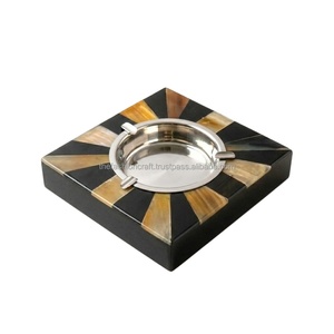 Cenicero Redondo Clásico Hecho a Mano con Cuerno y Metal de FASHION CRAFT para Uso en Hogar, Oficina, Restaurante y Hotel - Product Image 1