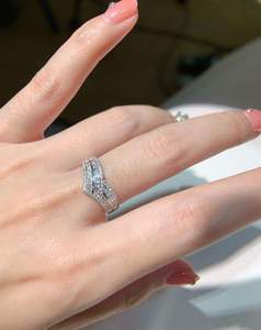 S925 <b>Silver</b> Gold Plated Prong Set Trendy Princess Square V-shaped Row <b>Ring</b> <b>Emerald</b> Cut Moissanite GRA Certified Brilliant Starry - Product Image 3