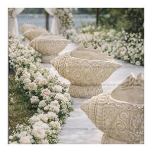 Urna de Lujo en Forma de Shankh con Capacidad para Almacenar Agua, Eleva la Decoración de tu Boda - Product Image 1