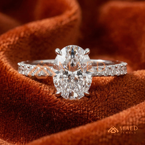 แหวนหมั้นเพชรโมอิสซาไนต์ทรงรี เงินแท้ 925 ชุบทองคำขาว VVS1 แหวนแต่งงานเพชรเลี้ยงในห้องปฏิบัติการสำหรับผู้หญิง - Product Image 1