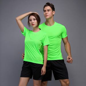 T-shirt unisexe noir à col rond, manches courtes, coupe classique, uni, séchage rapide, tricoté, respirant, 100% coton molletonné, style sportif - Product Image 2
