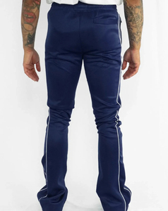 Pantalon de survêtement bleu marine pour homme avec bande latérale blanche, taille élastique et cordon de serrage, en tissu tricoté respirant, idéal pour l'automne - Product Image 2