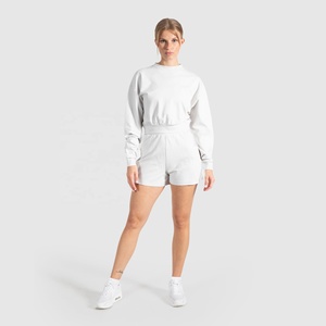 Hoodie streetwear oversize court pour femme grande taille, effet vieilli, impression en relief personnalisée, grammage lourd 400-500 g/m², coupe carrée, hiver - Product Image 1