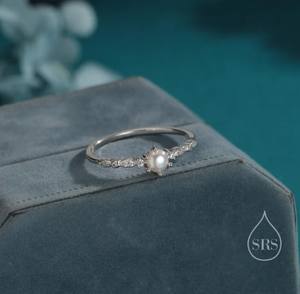 แหวนมุกน้ำจืดแท้และเพชร CZ บนตัวเรือนเงินแท้ เงินชุบทอง หรือโรสโกลด์ แหวนมุกธรรมชาติ แหวนมุกเม็ดเล็ก - Product Image 3