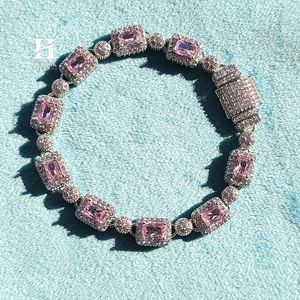 Pulsera de Lujo con Diamantes Rosa Corte Esmeralda y Zafiro Rosa Cultivado en Laboratorio VVS, Oro Blanco de 14K, con Halo y Cierre de Caja Iced Out - Product Image 5