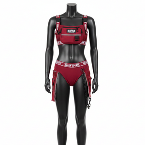 ชุดบิกินี่ผ้าโพลีเอสเตอร์ผสมสแปนเด็กซ์เนื้อนุ่มยืดหยุ่น 190 GSM สีแดง พร้อมกระเป๋าแบบคาร์โก้  ลายพิมพ์โลโก้ สำหรับผู้หญิง - Product Image 1