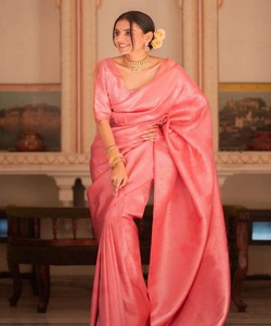 Sari de Seda Rosa, Traje Tradicional Indio para Bodas, Largo hasta el Suelo, Corte Regular, Estilo Banarasi, Sari Drapeado para Mujer - Product Image 4