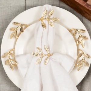 Anneaux de serviette en feuille d'or pour la décoration de table de mariage - Product Image 4