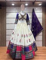 Ensemble de vêtements ethniques de luxe en soie modale Bandhani Chaniya Choli avec dupatta à franges, entièrement cousu, pour Navratri et mariage