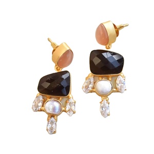 ต่างหูทองเหลืองแท้ประดับเพชรซิคอนคุณภาพสูง เครื่องประดับอัญมณีแท้ ชุบทอง 18K ปราศจากนิกเกิล ทนทาน คุณภาพสูง - Product Image 1