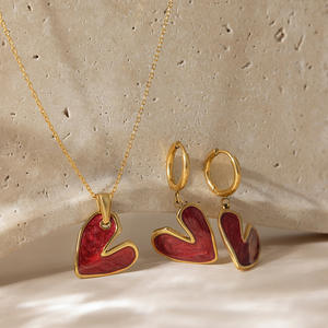 Conjuntos de Joyería para Mujer, Collar y Aretes con Corazón de Esmalte Rojo, Chapado en Oro de 18K, Acero Inoxidable, Marca Privada - Product Image 2