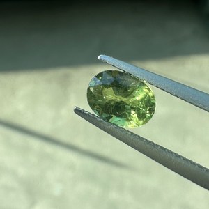 Zafiro de Ceilán verde amarillento natural, piedra preciosa ovalada facetada, zafiro suelto para la fabricación de joyas al por mayor. - Product Image 2