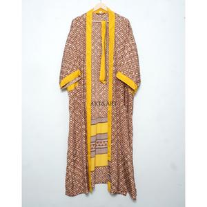 Robe Kimono en Soie Multicolore, Tissu Sari Cousu Main, Vêtement de Festival Indien, Tenue de Détente, Robe Kimono Magnifique en Sari Indien Recyclé - Product Image 1