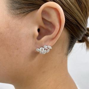 Pendientes de Diamantes con Corte Pera, Redondo y Marquesa en Oro Blanco Sólido, Pendientes Florales de Lujo, Diamantes Cultivados en Laboratorio - Product Image 3