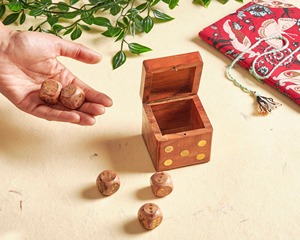 Kits en bois au design unique, boîte à dés, matériaux éducatifs Montessori, kits de jeu en bois pour enfants, pour jeux de table et loisirs créatifs - Product Image 1