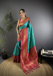 Sari en soie Banarasi de qualité supérieure, sari de soirée de créateur avec tissage Zari riche, sari ethnique traditionnel pour mariage, pour femmes - Product Image 3