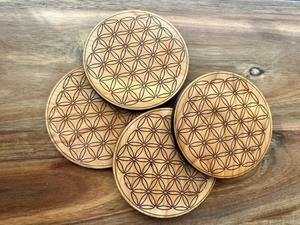 Posavasos de Madera Ecológico, Reutilizable y Resistente al Calor para Hogar Moderno, Cafetería o Bar, Disponible a un Precio Razonable - Product Image 3