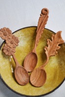 Groothandel handgesneden ecologische houten lepel met modern design, aanpasbare kleur & logo, duurzaam keukengerei