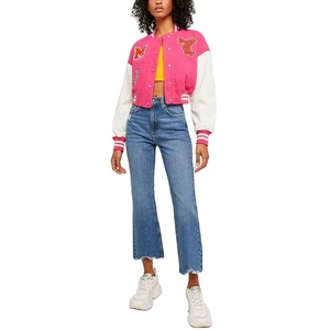 Veste de sport pour femmes conçue pour un confort quotidien, avec un tissu chaud, une construction soignée et un design intemporel - Product Image 1