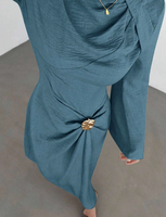 Robe élégante et mystérieuse bleue YKD109 avec ceinture en métal haut de gamme, style tendance, vêtements musulmans islamiques, tenue décontractée pour le quotidien